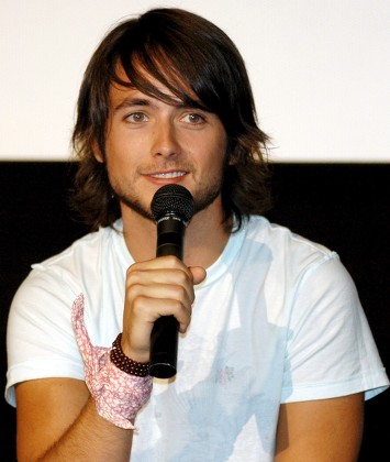 Justin Chatwin Videos, Clips and Movies