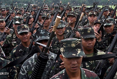 Filipino Soldiers Hold Their M16 Rifles Editorial Stock Photo - Stock ...