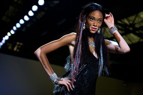 Canadianborn Model Chantelle Brown Aka Winnie - Foto de stock de contenido  editorial: imagen de stock | Shutterstock