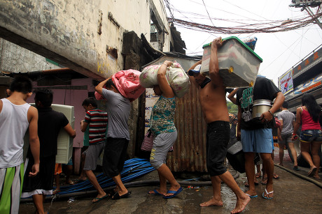 Filipinos Salvage Their Belongings During Fire Editorial Stock Photo ...