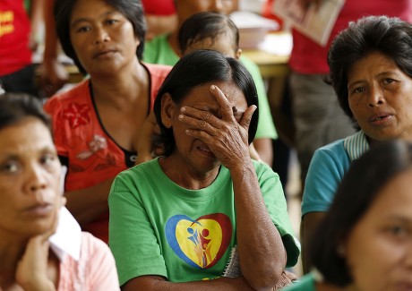 Filipino Typhoon Victims Attend Critical Incident Editorial Stock Photo ...