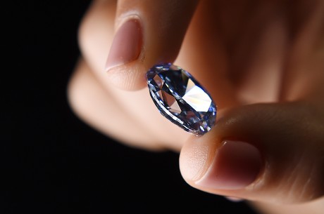 Sothebys Staff Holds Debeers Millennium Jewel Editorial Stock Photo ...