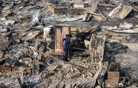 Residents Damu Nagar Slums Sift Through Editorial Stock Photo - Stock ...