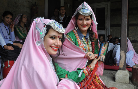 Indian Girls Wearing Traditional Himachali Attire Editorial Stock Photo ...