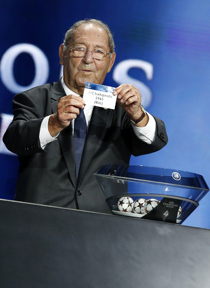 Spanish Former Soccer Player Francisco Gento Draws Pfc Ludogorets 1945 During the Draw Ceremony For the Uefa Champions League Group Stage at Grimaldi Forum in Monaco 28 August 2014 Monaco Monaco
