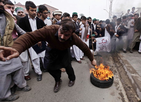 __COUNT__ Pakistan Protest Charlie Hebdo - Jan 2015 Stock Pictures