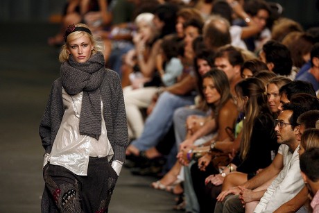 Brazil Rio Fashion Week - Jan 2008 Stock Pictures, Editorial Images And ...