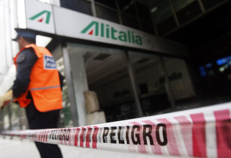 5 Italian airlines offices Stock Pictures, Editorial Images and Stock ...