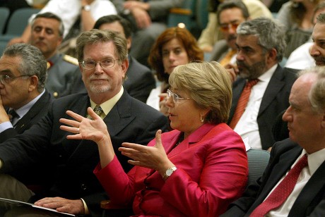Usa Chilean President Michelle Bachelet Visits California - Jun 2008