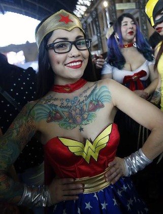 Foto di wonder woman cosplay day halloween