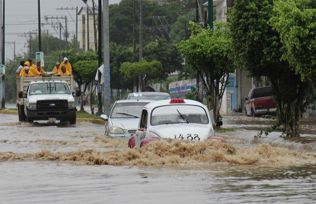 41 Hurricane manuel 2013 Stock Pictures, Editorial Images and Stock ...