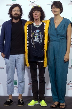 Us Actress Geraldine Chaplin (c) Poses with Directors Mexican Director Israel Cardenas (l) and Dominican Republic's Laura Amelia Guzman (r) For the Photographers During the Photocall For the Movie 'Sand Dollars' at the 9th Annual Rome Film Festival in Rome Italy 21 October 2014 the Festival Runs From 16 to 25 October Italy Rome