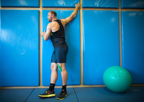 German Discus Thrower Robert Harting Stretching Editorial Stock Photo ...