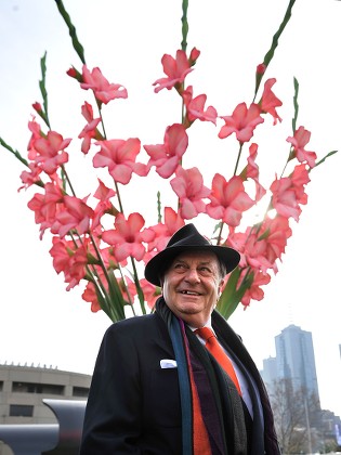 Australian Comedian Barry Humphries Visits Bouquet Editorial Stock
