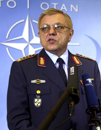 Nato-staff-kujat - Nov 2001