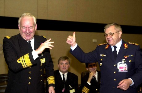 Nato-staff-kujat-herteleer - Nov 2001
