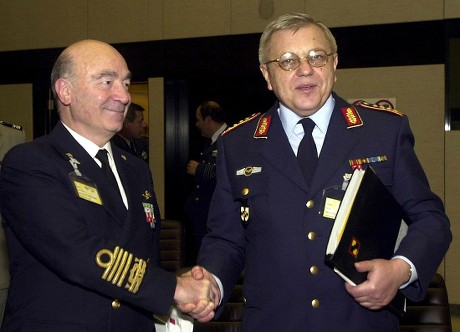 Nato-staff-kujat-venturoni - Nov 2001