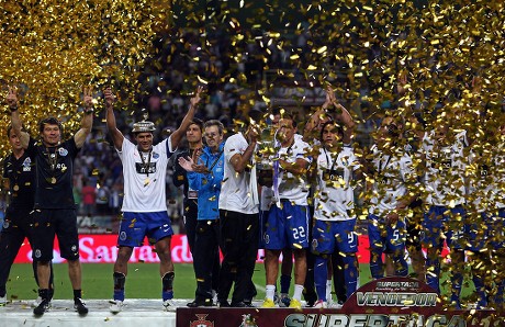 Supercoppa 2004: al Valencia il derby iberico | Supercoppa UEFA