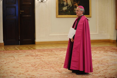 Poland Archbishop Migliore Credentials - Sep 2010