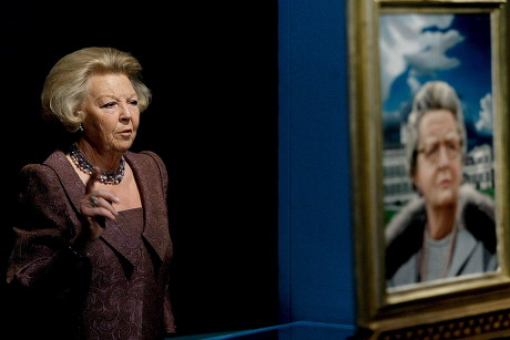 Netherlands Queen Beatrix - Jun 2009