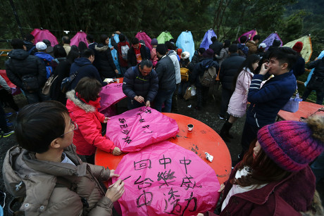 People Write Wishes On Sky Lanterns Editorial Stock Photo - Stock Image ...