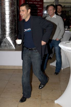 Kiefer Sutherland and Carlos Bernard at 'Lutter and Wegner' Restaurant, Munich, Germany - 20 Jan 2009