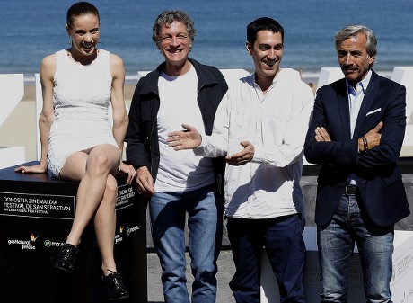 Argentinian Film Director Pablo Aguero (2-r) Poses with Actors and Cast Members Spanish Imanol Arias (r) Argentinian Daniel Fanego (2-l) and Mexican Sofia Brito (r) During the Photocall of the Film 'Eva Doesn't Sleep (eva No Duerme)' at the 63rd Annual San Sebastian International Film Festival in San Sebastian Spain 21 September 2015 the Movie is Presented Within the Official Cinema Section of the Festival Running From 18 to 26 September Spain San Sebastian