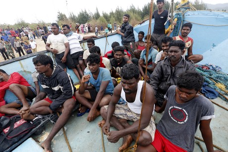 Srilankan Migrants Wait Get Medical Checks Editorial Stock Photo ...