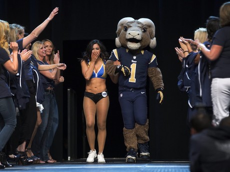 Newly Chosen Los Angeles Rams Cheerleader Editorial Stock Photo