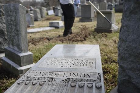 60 Mount Carmel Cemetery Stock Pictures, Editorial Images And Stock ...