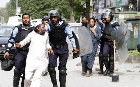 Pakistan Mumtaz Qadri Execution Protest - Mar 2016