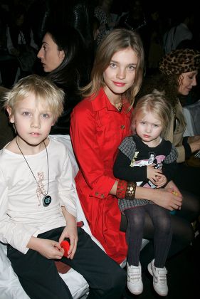 Natalia Vodianova Supermodel Her Children Editorial Stock Photo - Stock ...