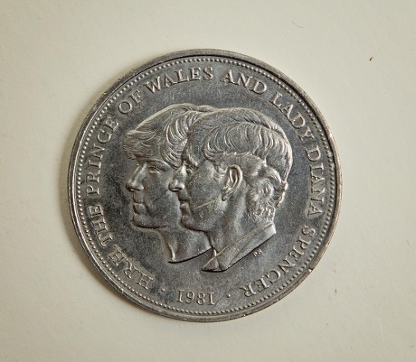 1981 - Hrh Prince Of Wales And Lady Diana Spencer - Rod And Yvonne Henkun's Collection Of Commemorative Coins That They Have Discovered Are Worthless.