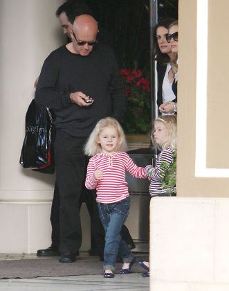 Heath Ledger's Family prepare to leave  Beverly Hills, Los Angeles, America - 23 Feb 2009