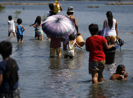 Filipino Residents Wade Rising Sea Water Editorial Stock Photo - Stock ...