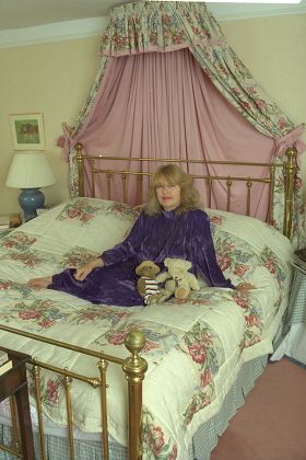 In Bed With.........charlotte Bingham At Home In Somerset. 