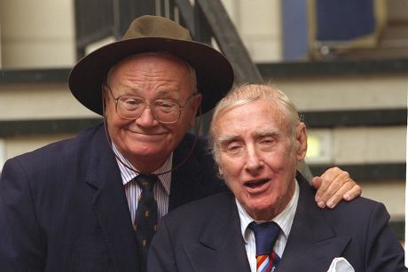 All Pictures Two Of The Original Members Of The Famous Bbc Radio Series The Goon Show Sir Harry Secombe And Spike Milligan (dead 26/2/2002)at A Photocall To Mark The 25th Anniversary Of The Last Goon Show. Sir Harry Is Now Aged 76 And Spike Milligan 