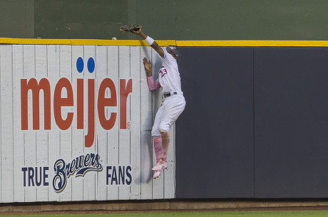 Milwaukee Brewers Center Fielder Keon Broxton Editorial Stock Photo ...