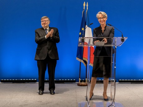 Outgoing French Minister in charge of Transport Alain Vidalies with his successor Elisabeth Borne during an official handover ceremony at the Transports Ministry, Paris, France - 18 May 2017