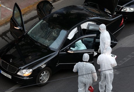 Bomb attack in the car of former Greek Prime Minister Lucas Papademos in central Athens, Greece - 25 May 2017