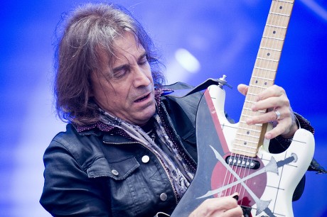 58 Warren demartini Stock Pictures, Editorial Images and Stock Photos
