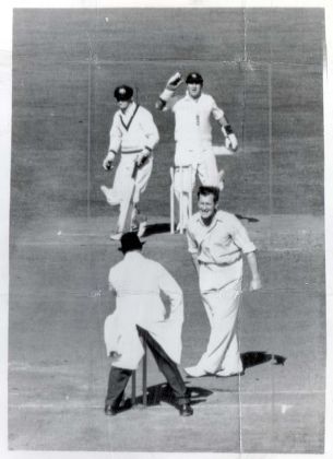 Jim Laker Was Not Just The Finest Off-spin Bowler England Has Ever Seen. Both As A Player And A Commentator He Showed Remarkable Loyalty To The Game Of Cricket And To His Country. How Tragic Therefore That The Great Man Should Die At A Time When This