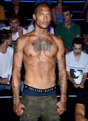 Hot felon Jeremy Meeks shows off buff body at New York Fashion Week after  turning his life around  Irish Mirror Online