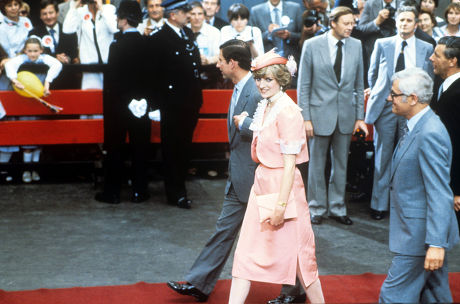 Royal Family Travelling Down Mall Leading Editorial Stock Photo - Stock ...