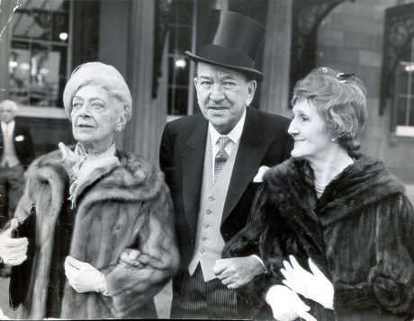 Actors - Sir Noel Coward - 3rd January 1970 Noel Coward With On The Left Mrs Ge Calthore And Right Miss Joyce Carey. He Received Honour Of Knighthood.
