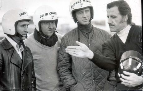 A Word Of Advice From The Master Graham Hill Extreme Right For His Pupils From Left Freddie Titmus Colin Cowdrey And Richard Meade.