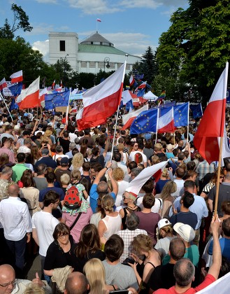 Protest against the new judical law in Warsaw, Poland - 16 Jul 2017
