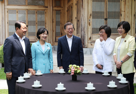 South Korean President Moon Jae-in meets leaders of four major political parties, Seoul, Korea - 19 Jul 2017