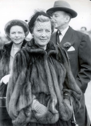 Irene Dunne (1901-1990) Actress Irene Dunne At Epsom For The Derby...actresses.