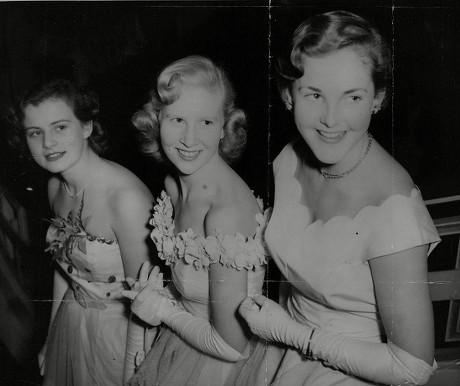 Three Of The Debutantes Attending Queen Charlotte's Birthday Ball. L-r: Cynthia Barnes Margaret Wakefield And Patricia Barry. Box 709 213101649 A.jpg.